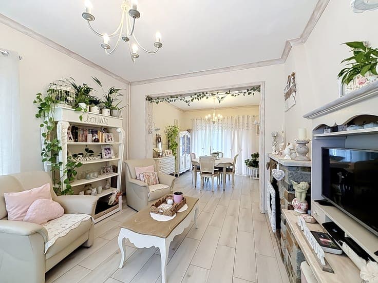 3-bedroom house with stunning views