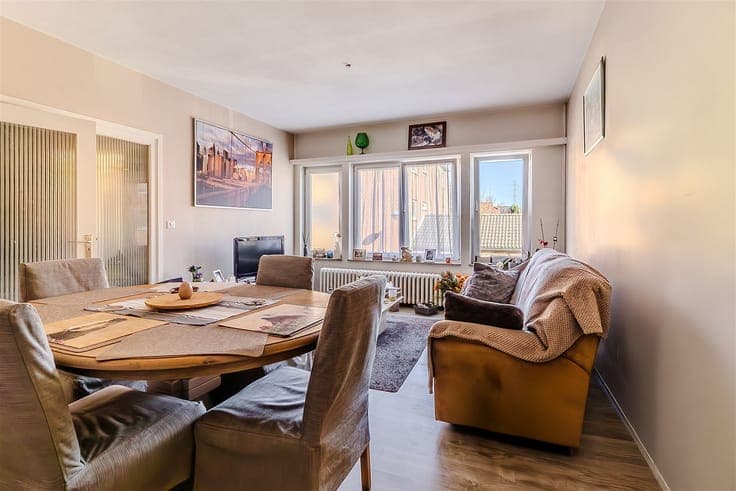 Perfectly Maintained House in a Cul-de-Sac – Quiet Neighbour
