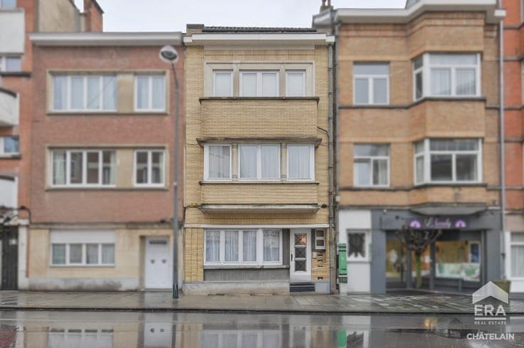 Building with garden for sale in Ixelles