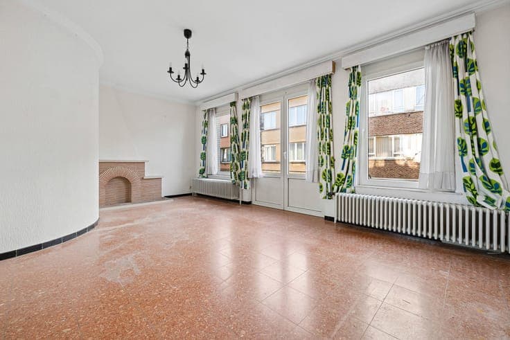 'Bel étage' house with 2 bedrooms + study