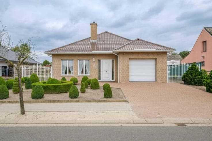 House in Sint-Lenaarts