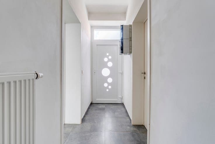 Large house with multiple possibilities in Fallais