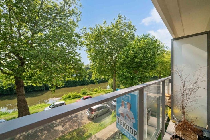 SUNNY LIVING with direct view of the water: 3-bedroom apart