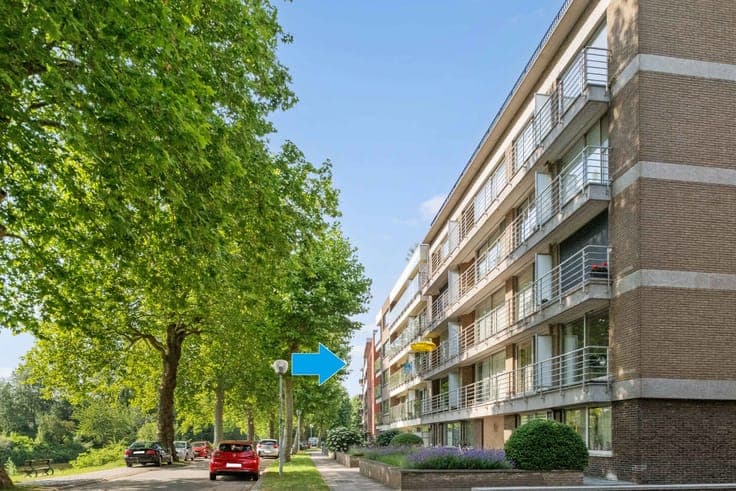 SUNNY LIVING with direct view of the water: 3-bedroom apart