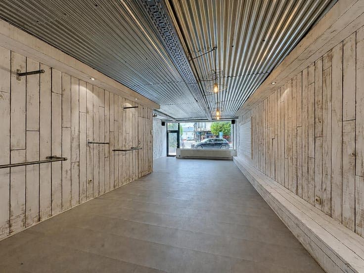 Commercial Space & Duplex in Ciney