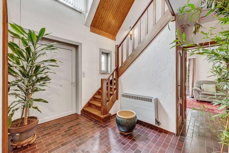 Stately villa with 4 rooms, garden, on quiet cul-de-sac