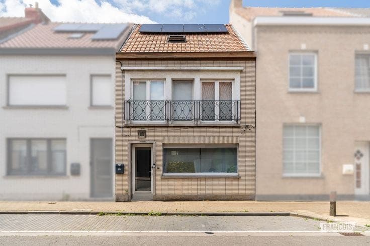 Move-in ready, recently renovated modern house in Bredene