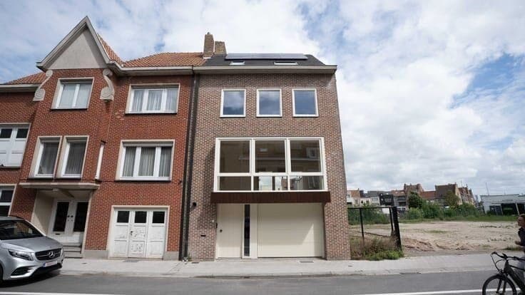 Instapklare energiezuinige hoekwoning, gelegen in het cen...