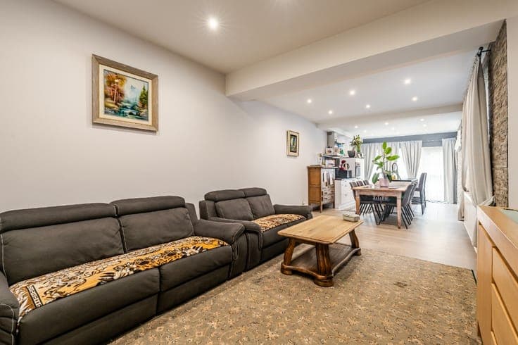 Spacious renovated home with warehouse in Machelen