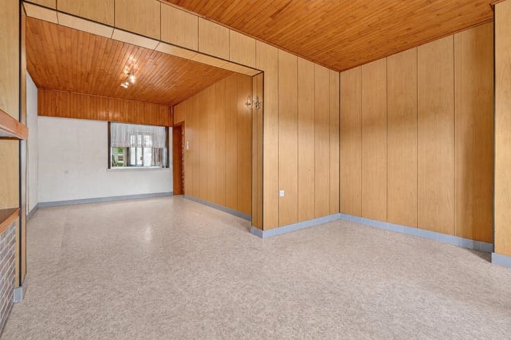 Te renoveren woning met zeer veel potentieel, rustig gele...
