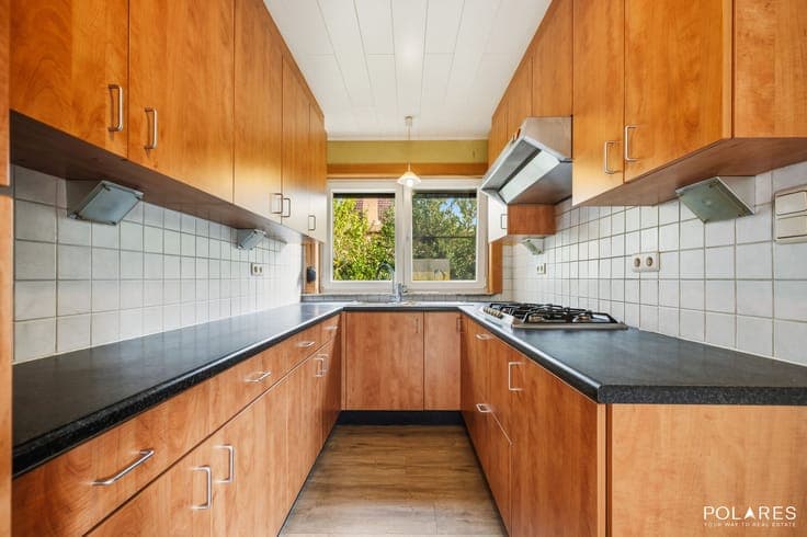 To refresh detached house with 4 bedrooms, green garden and