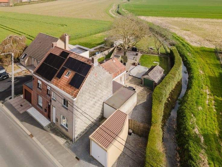 House in Outrijve