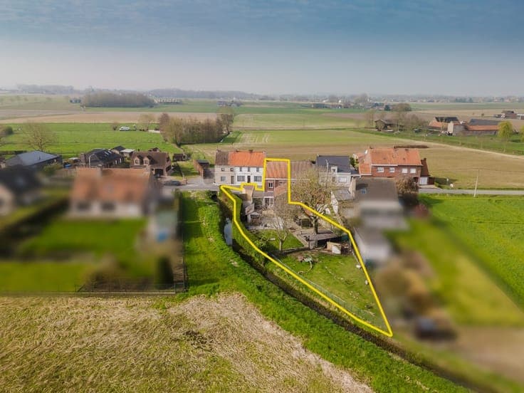 House in Outrijve