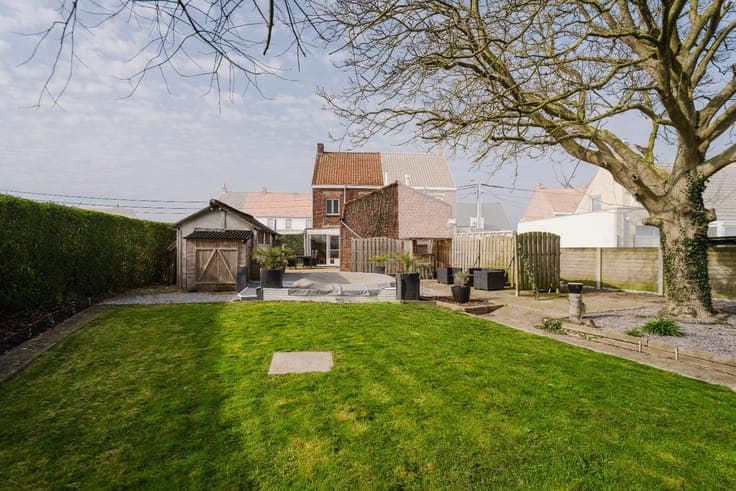 House in Outrijve