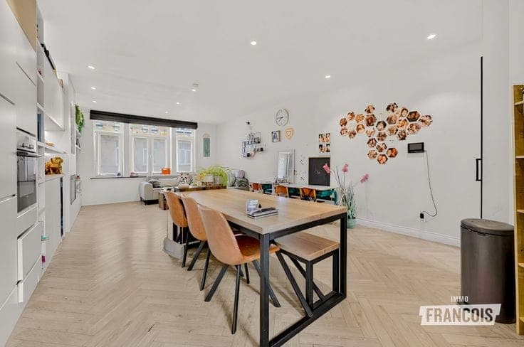 Commercial premises with residential accommodation in the c…