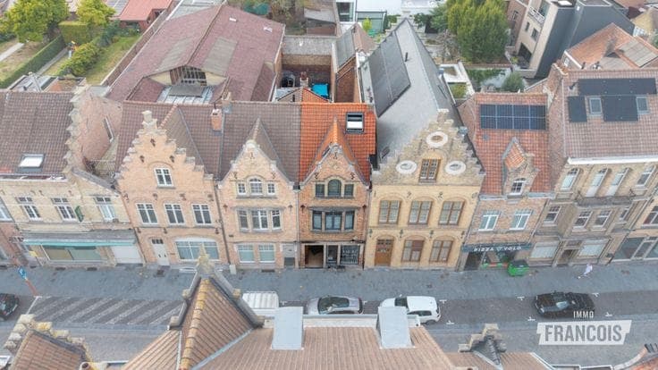 Commercial premises with residential accommodation in the c…