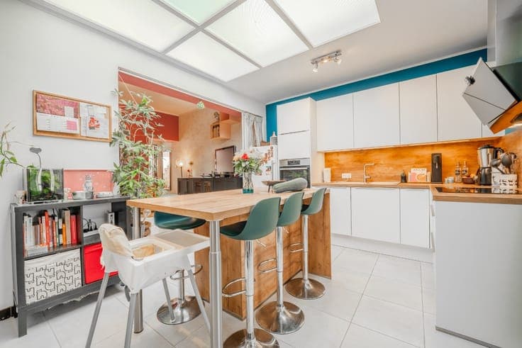 2-Bedroom House with garage, attic and cellar