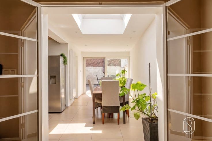 Spacious 4-bedroom townhouse with a garden in Rons