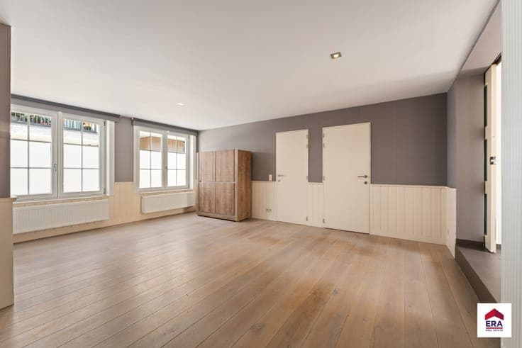 Move-in ready home in Pittem centre