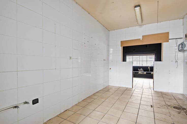 Handelshuis met bovenliggend duplexappartement