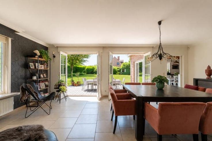 Detached villa with 3 bedrooms and a south-facing garden