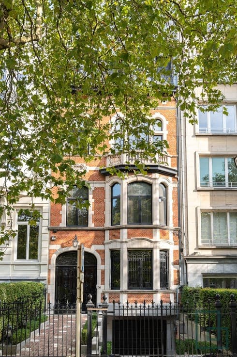 RARE AND ELEGANT 700M² TOWNHOUSE FROM 1920