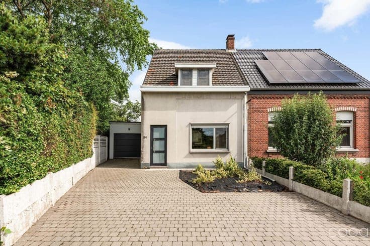 House in Sint-Lenaarts