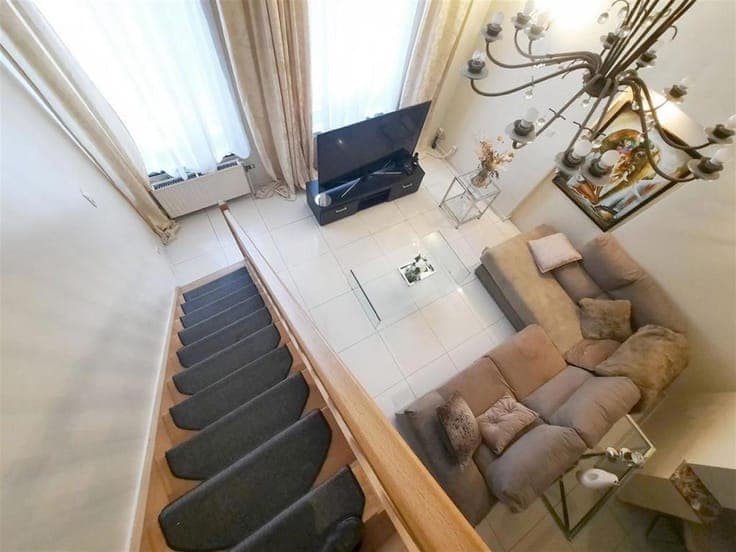 Single-family house of ±230 m² with garden – Just steps from