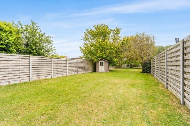 For sale: house with large garden in Westende