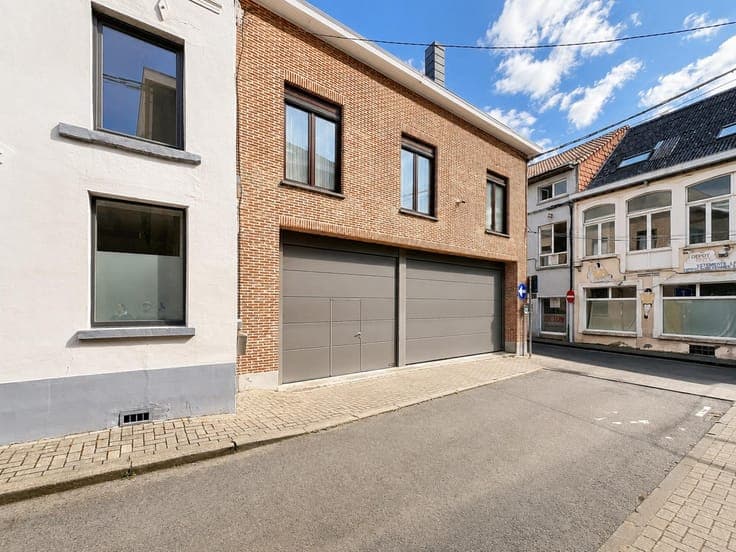 DOUBLE RESIDENTIAL PROPERTY – GARAGE – LIFT – RARE FIND!
