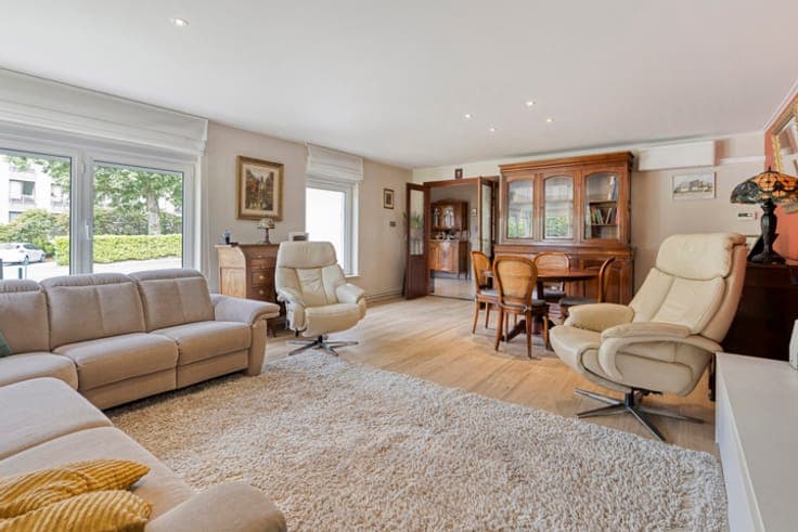 Move-in ready villa with 6 bedrooms located in Maleizen