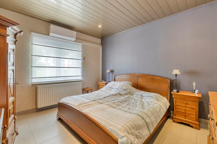 Move-in ready villa with 6 bedrooms located in Maleizen