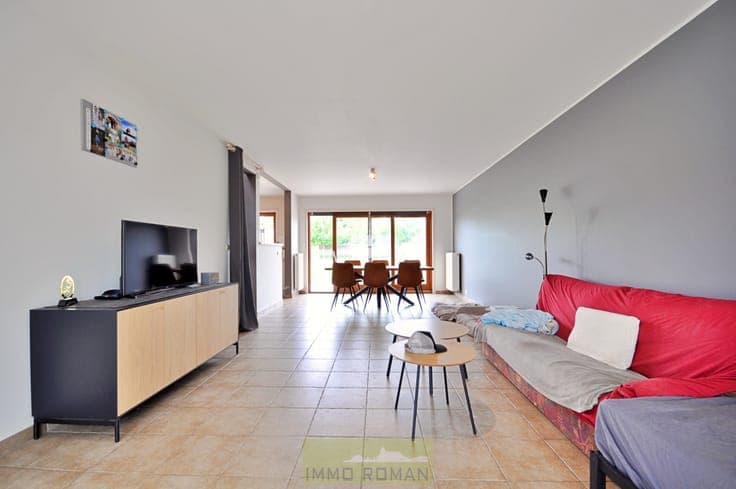 Instapklare woning met garage te Kluisbergen!