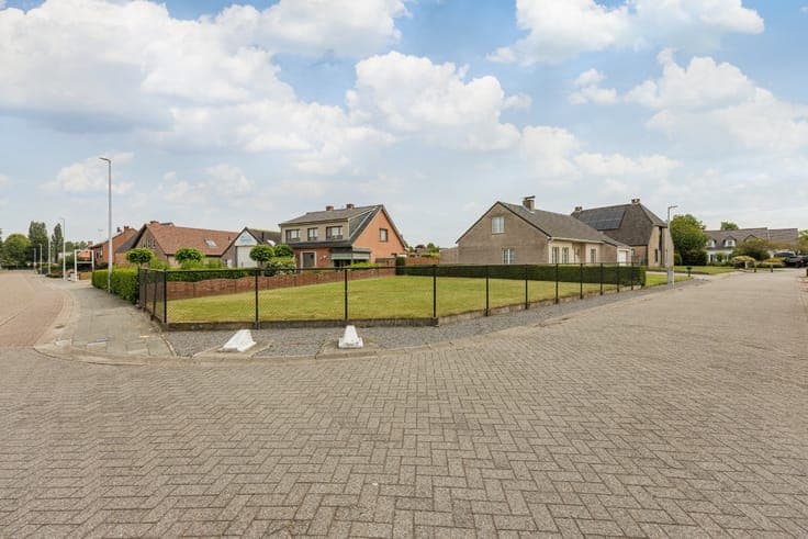 Vrijstaande woning op perceel van 908 m².