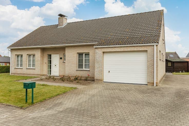 Vrijstaande woning op perceel van 908 m².