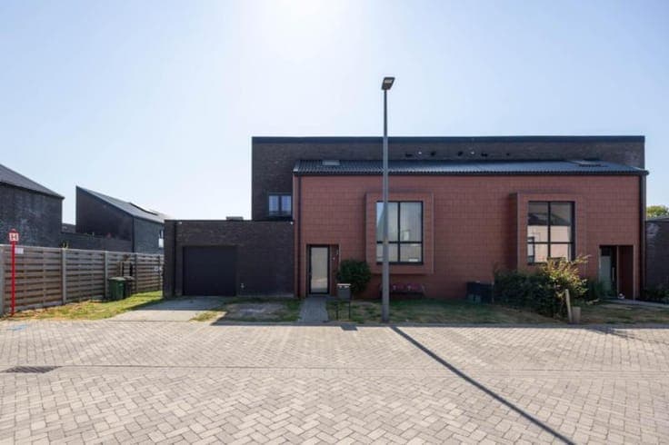 House in Sint-Lenaarts
