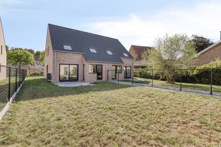 New building (6%) for sale in Elverdinge with 3 rooms and ga