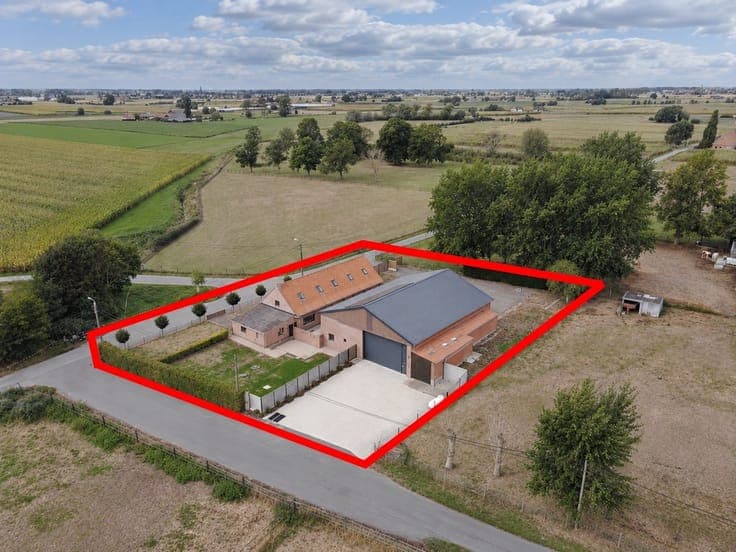 Alleenstaande woning met loods