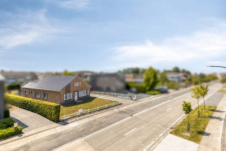 Maldegem: alleenstaande woning met ruime tuin