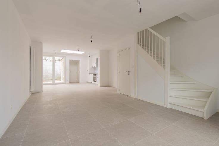Gerenoveerde woning met 3 slaapkamers en terras