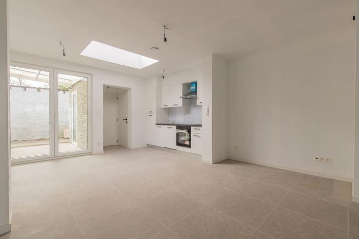 Gerenoveerde woning met 3 slaapkamers en terras