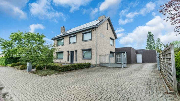 Energiezuinige villa met 4 slaapkamers op een perceel van...