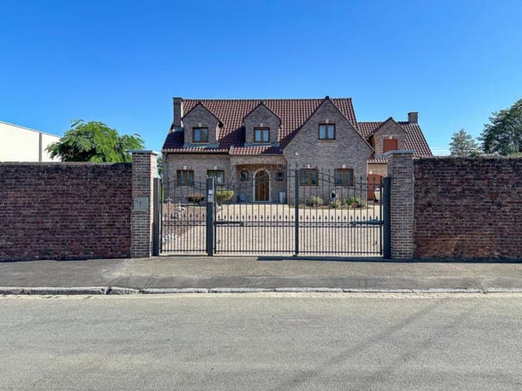 House in Manage