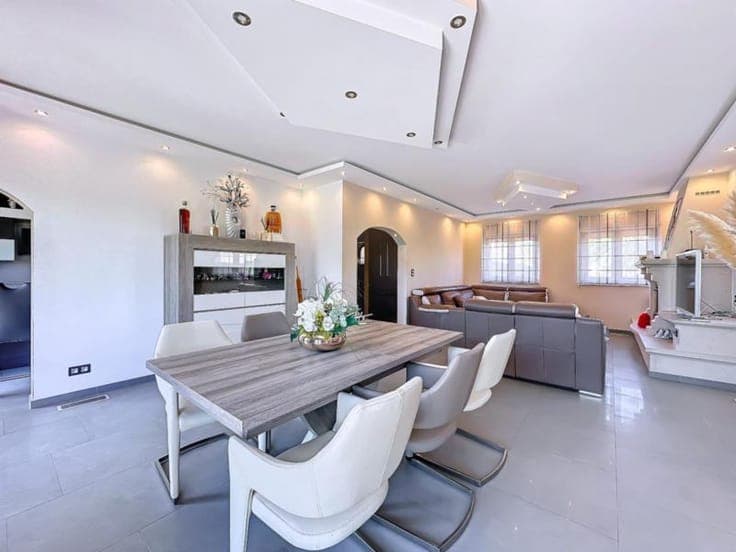 House in Manage