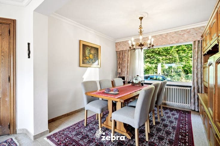 Ruime gezinswoning met 3 slaapkamers, ingerichte zolder, ...