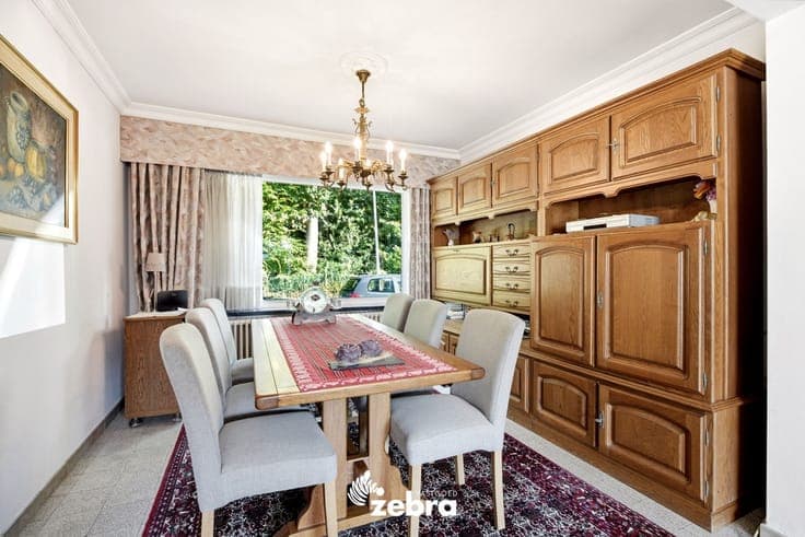Ruime gezinswoning met 3 slaapkamers, ingerichte zolder, ...