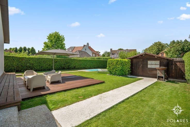 Fully renovated modern bungalow with swimming pool - 100% re