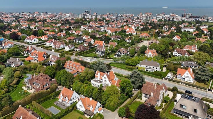 Villa to renovate exceptionally located on a large plot in t