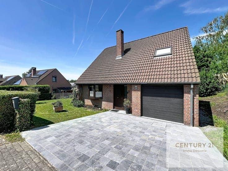 3-bedroom villa on a 6.69-ares lot