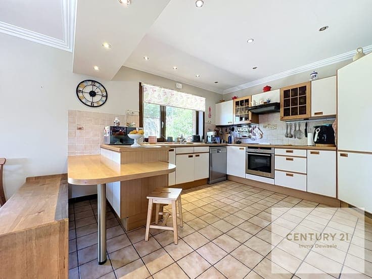 3-bedroom villa on a 6.69-ares lot